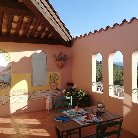 Apartamento Hameau Des Amandiers - Vue Mer, Golf Et Vignes Saint-Cyr-sur-Mer Exterior foto