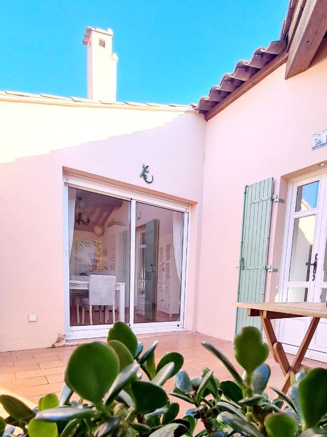 Apartamento Hameau Des Amandiers - Vue Mer, Golf Et Vignes Saint-Cyr-sur-Mer Exterior foto