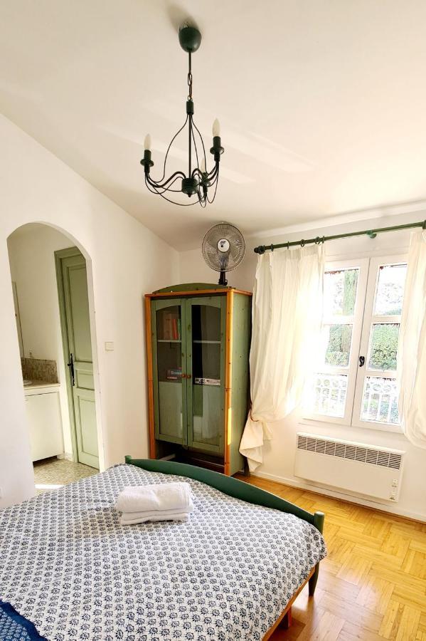 Apartamento Hameau Des Amandiers - Vue Mer, Golf Et Vignes Saint-Cyr-sur-Mer Exterior foto