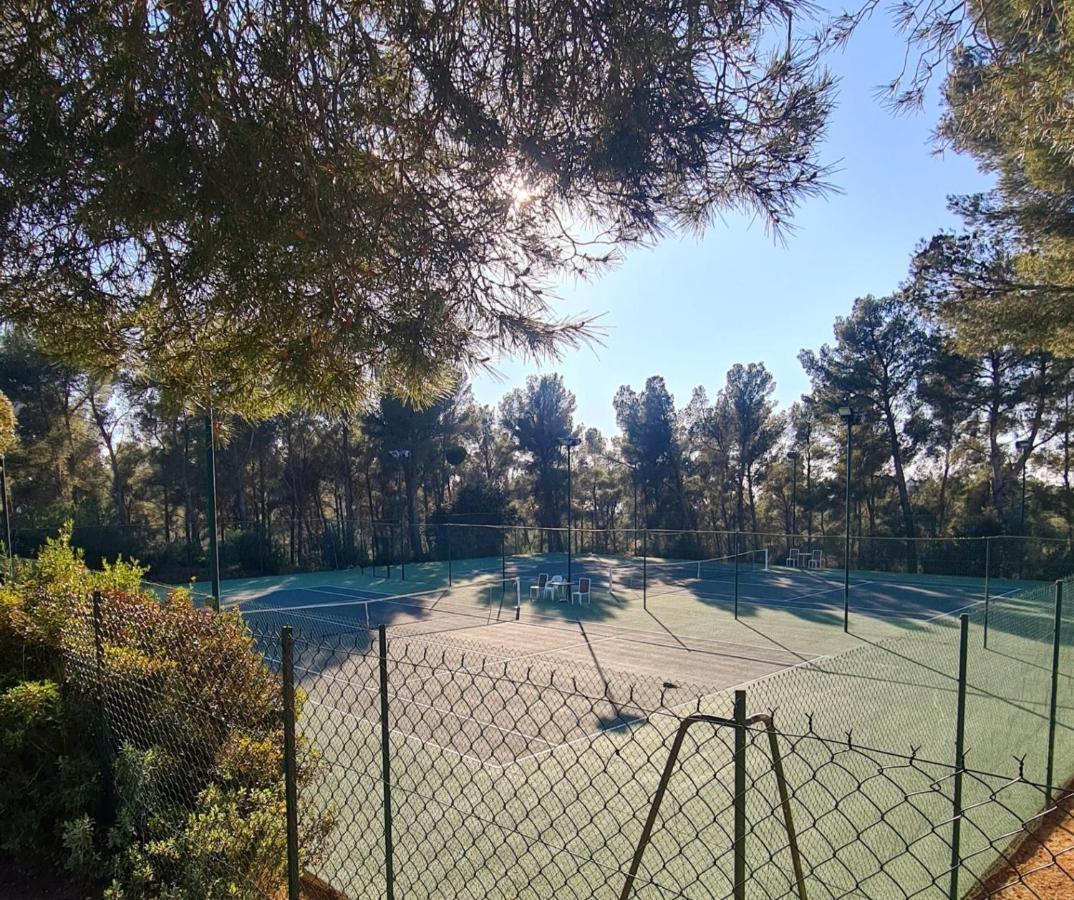 Apartamento Hameau Des Amandiers - Vue Mer, Golf Et Vignes Saint-Cyr-sur-Mer Exterior foto